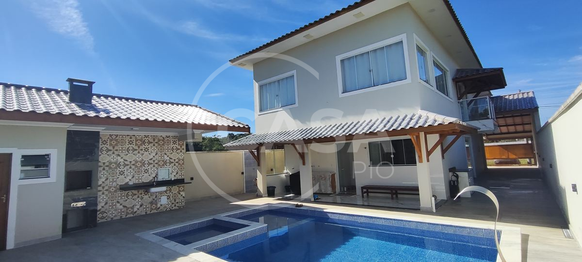 Sobrado à venda em condomínio