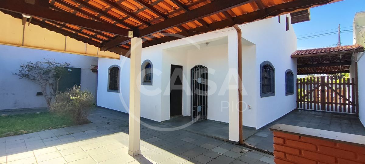 Casa a 600 m da praia em Peruibe