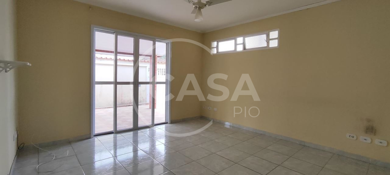 Casa á Venda no centro de Peruíbe
