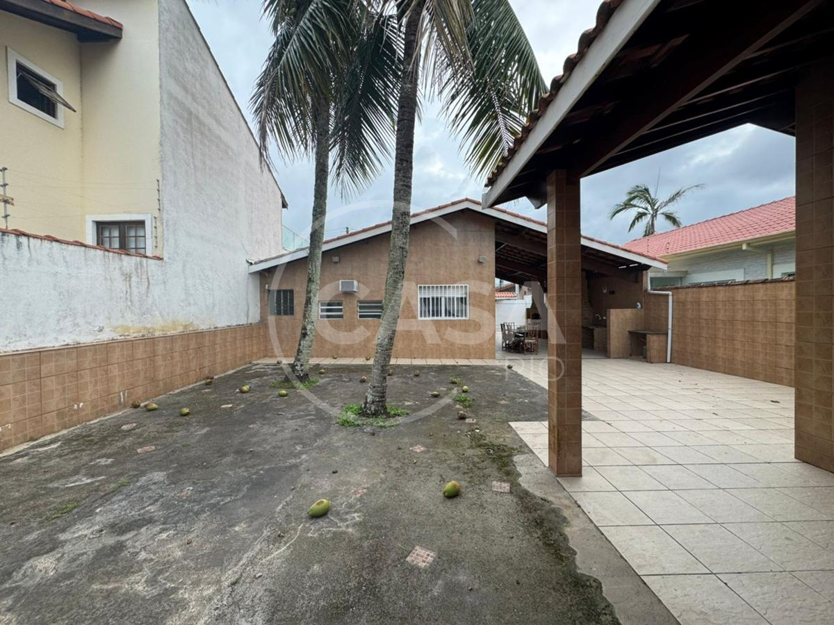 Casa à Venda em Peruibe a apenas 200 m da praia!