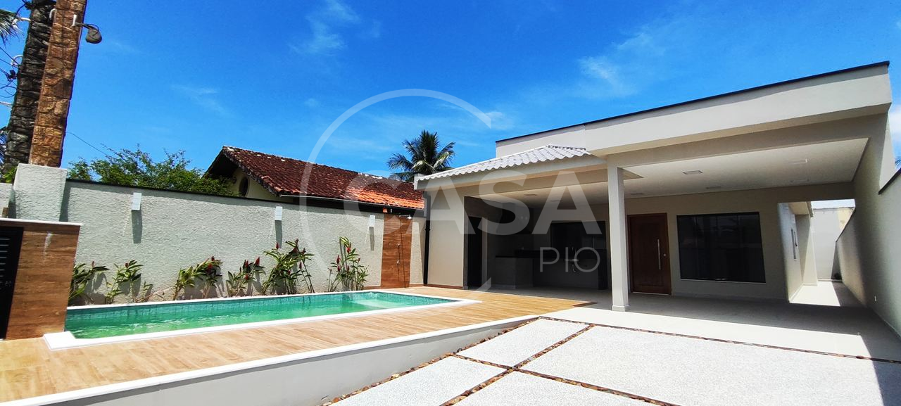 CASA NOVA COM PISCINA Á VENDA EM PERUIBE