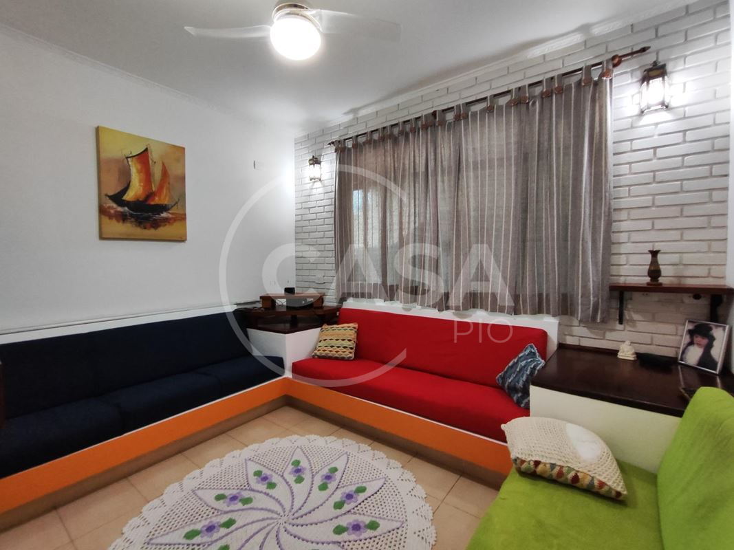 Sobrado a 100 m da praia