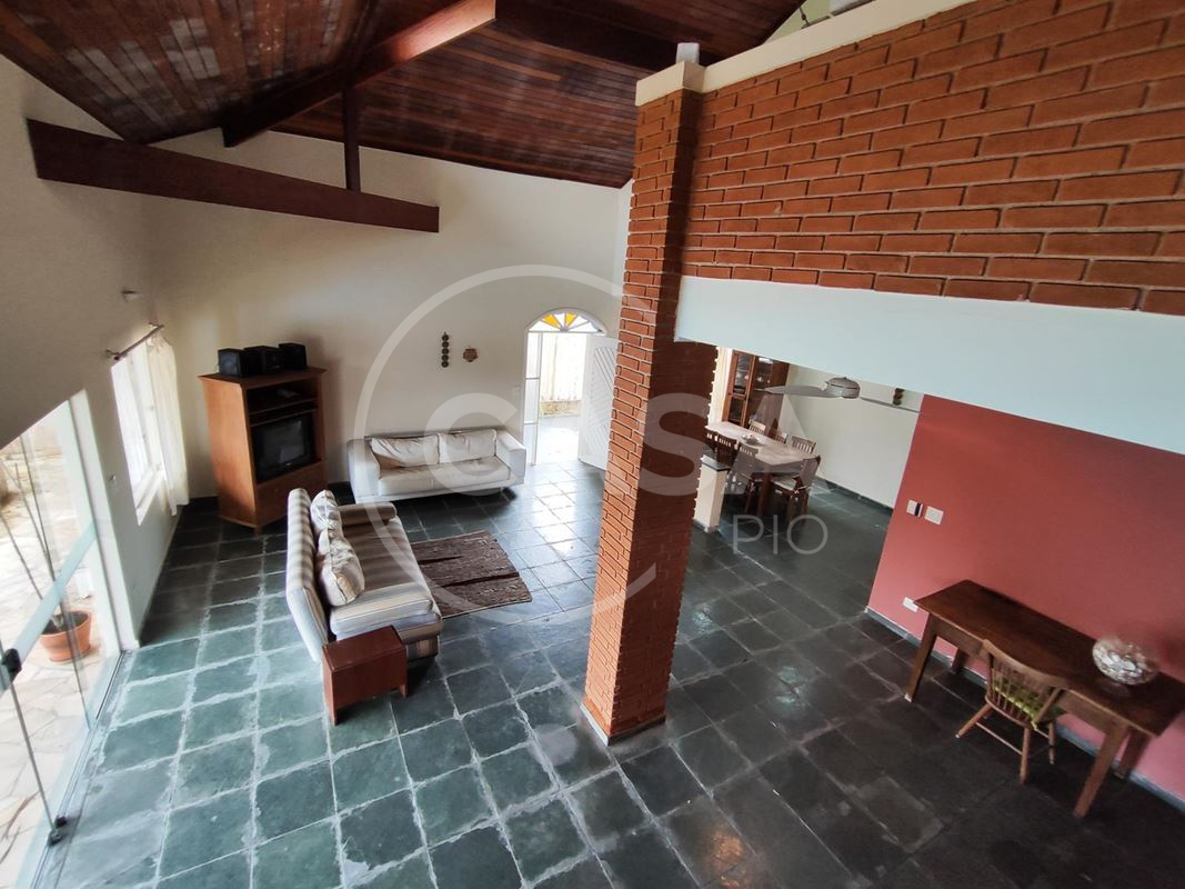 Casa com piscina em Peruíbe