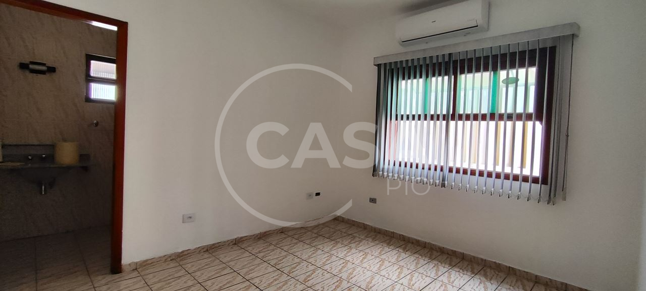 Casa com piscina a 300 m da praia