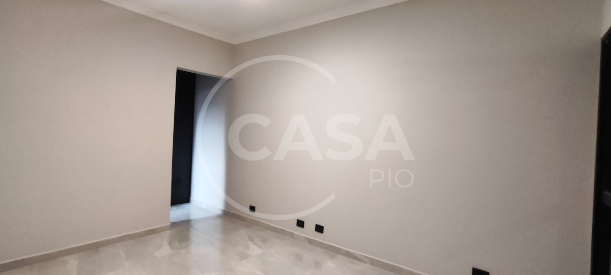 Casa Nova com Piscina à Venda em Peruibe