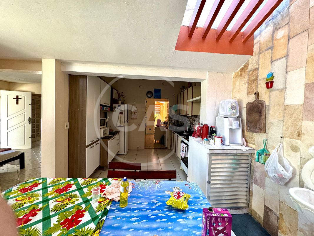 Oportunidade- Casa em dois lotes a 200 m da praia em Peruibe