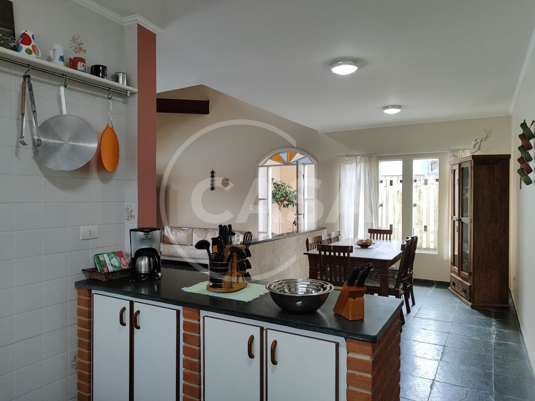 Casa com piscina em Peruíbe