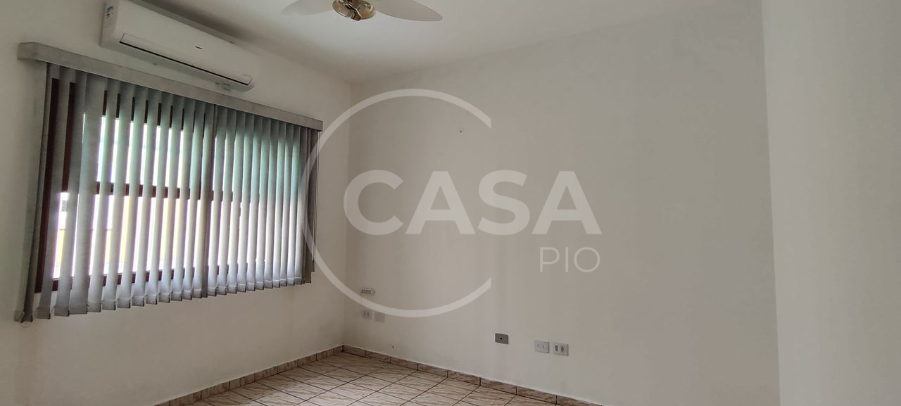 Casa com piscina a 300 m da praia