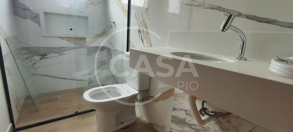 Casa nova com piscina para locação definitiva em Peruibe