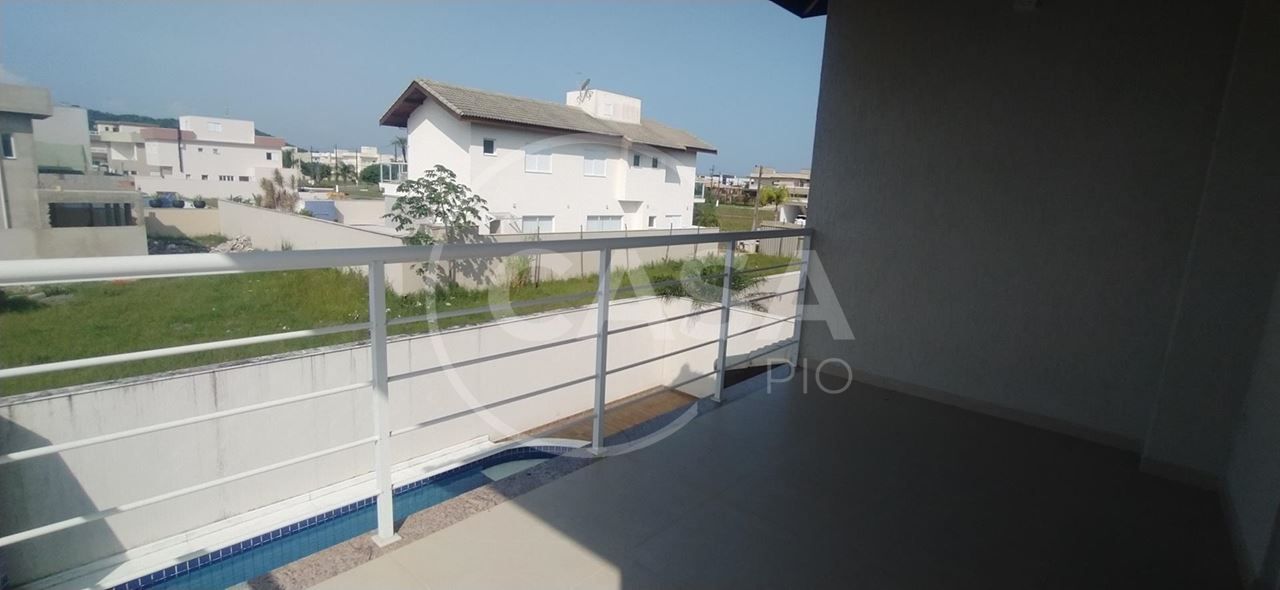 Sobrado em condomínio fechado