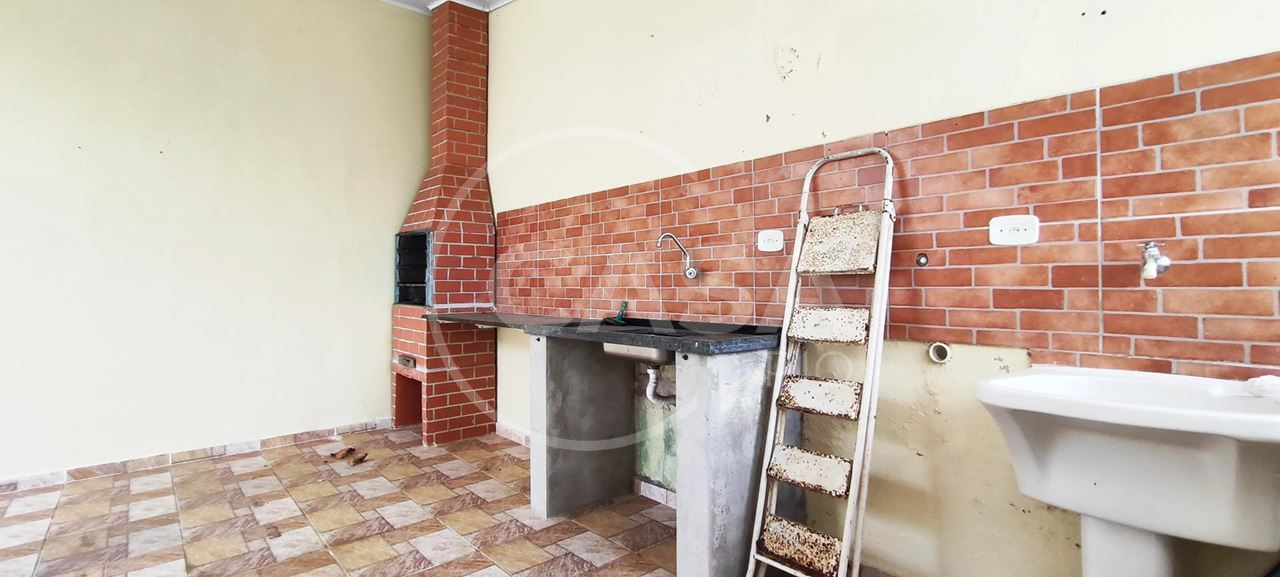 Casa á Venda no centro de Peruíbe