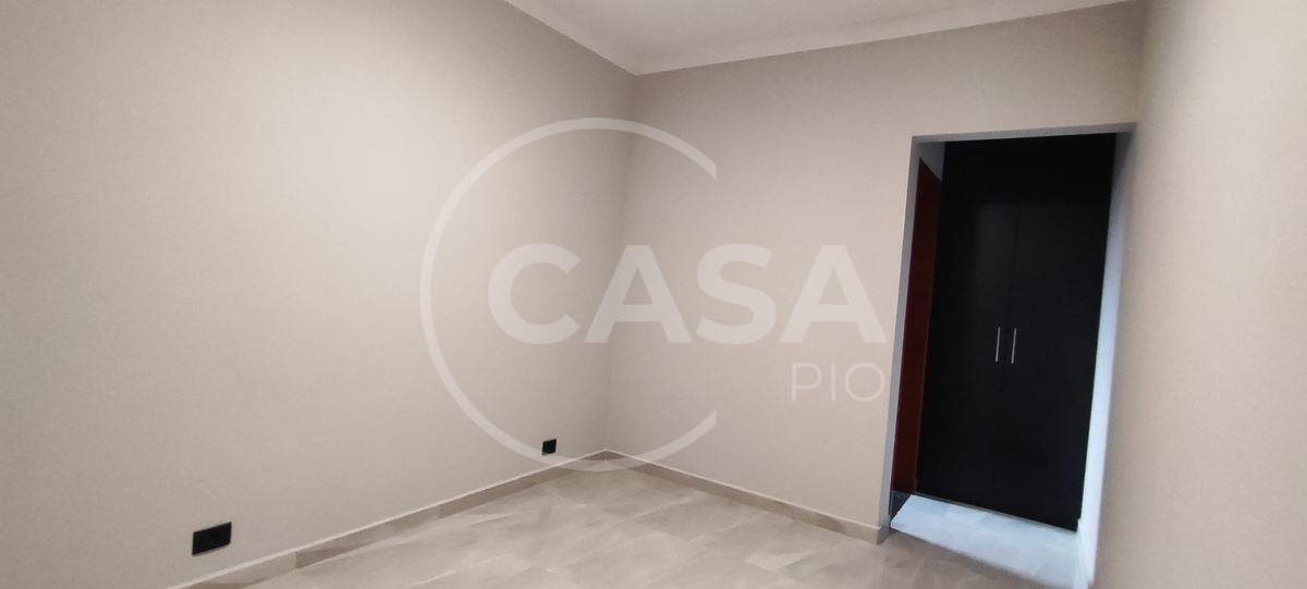Casa Nova com Piscina à Venda em Peruibe