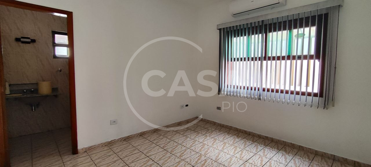 Casa com piscina a 300 m da praia