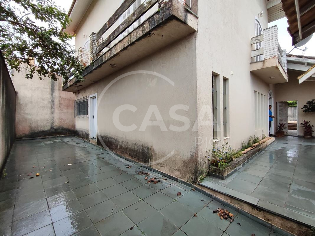 Casa com piscina em Peruíbe
