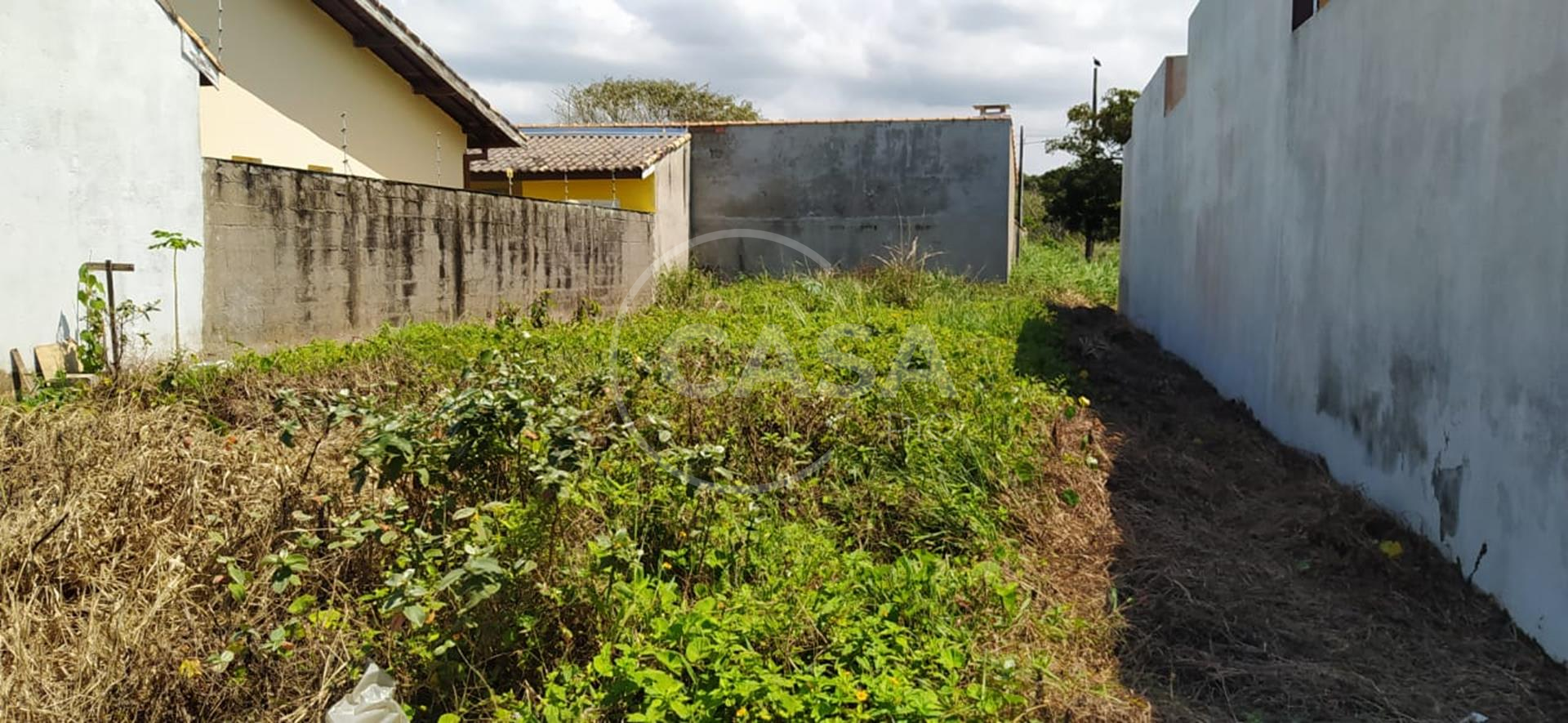 Terreno á Venda em Peruíbe
