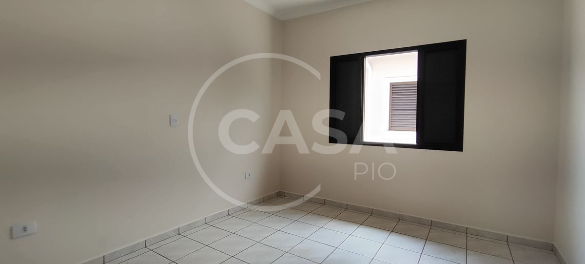 Casa com piscina disponível para locação definitiva