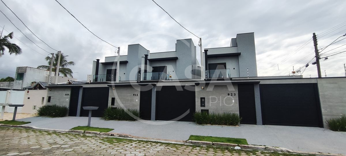 Sobrado novo à venda em Peruibe