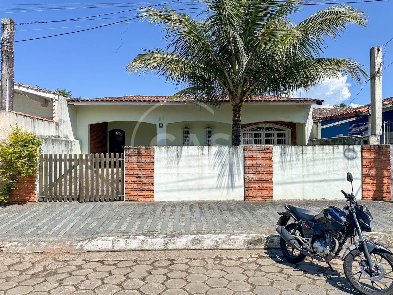 Casa a apenas 150 m da praia em Peruibe
