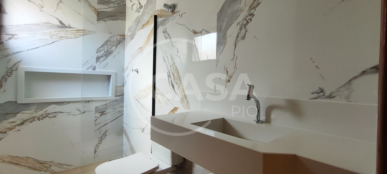 CASA NOVA COM PISCINA Á VENDA EM PERUIBE