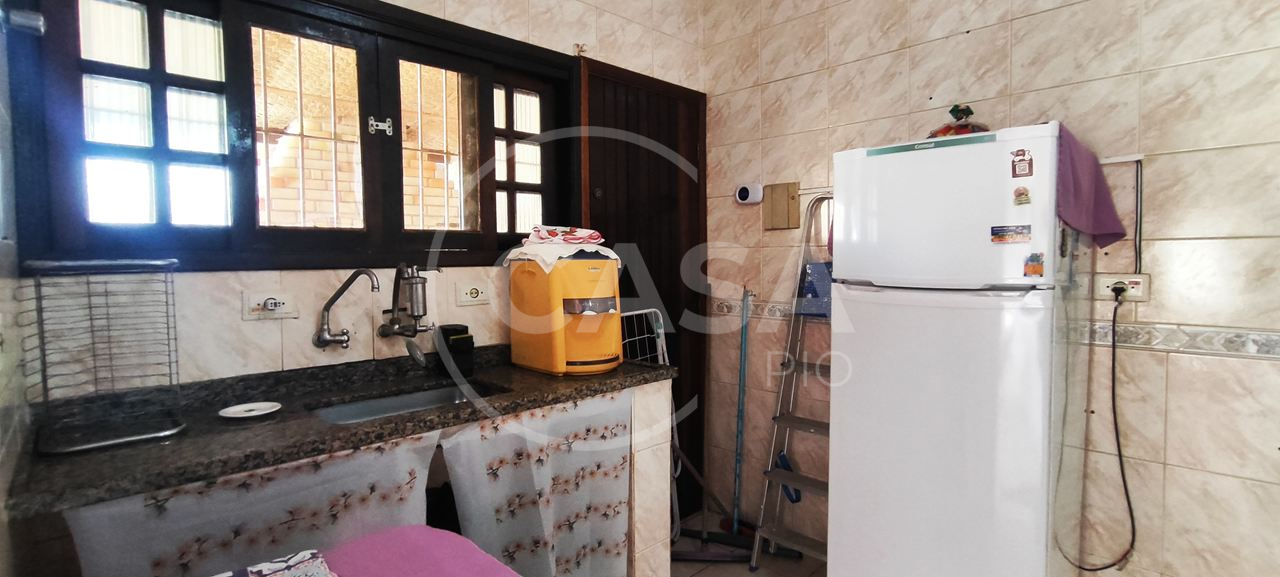 Casa com piscina á Venda em Peruibe