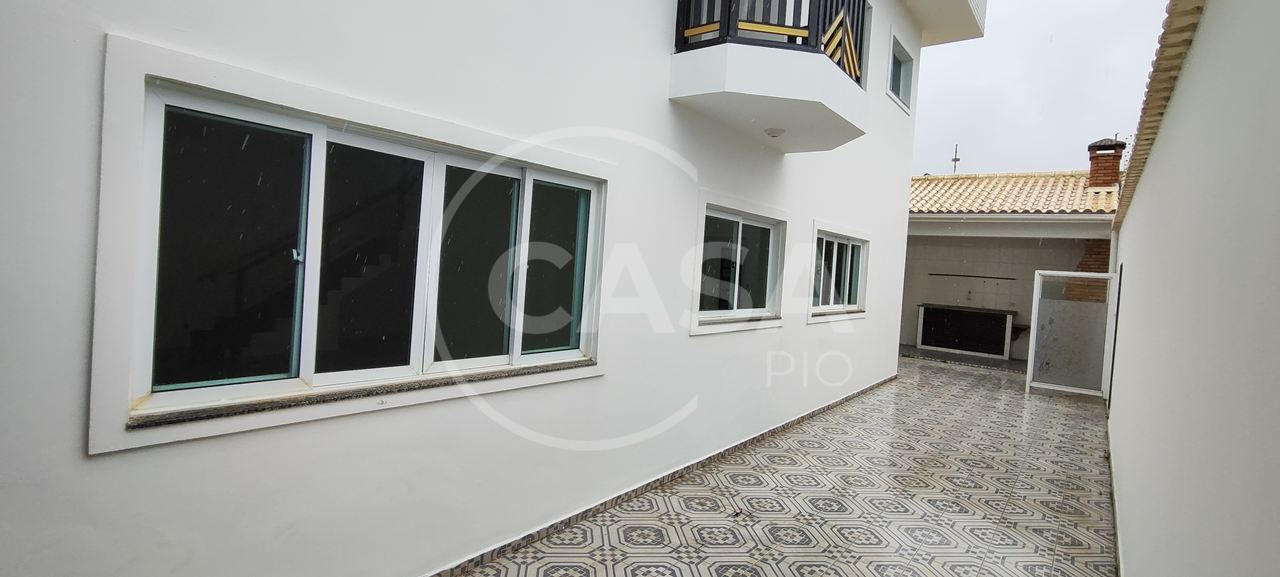 Sobrado á Venda em Peruíbe