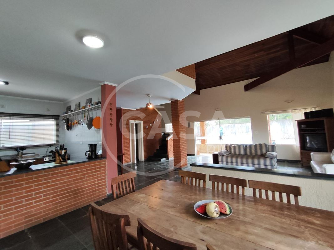 Casa com piscina em Peruíbe