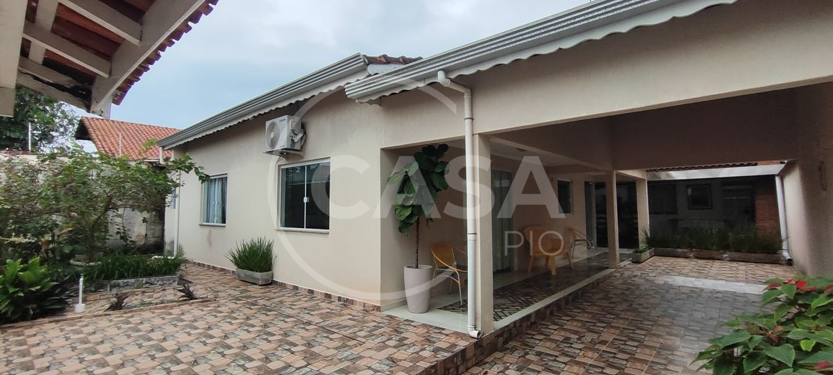 Casa á venda em Peruibe a 600 m da praia!