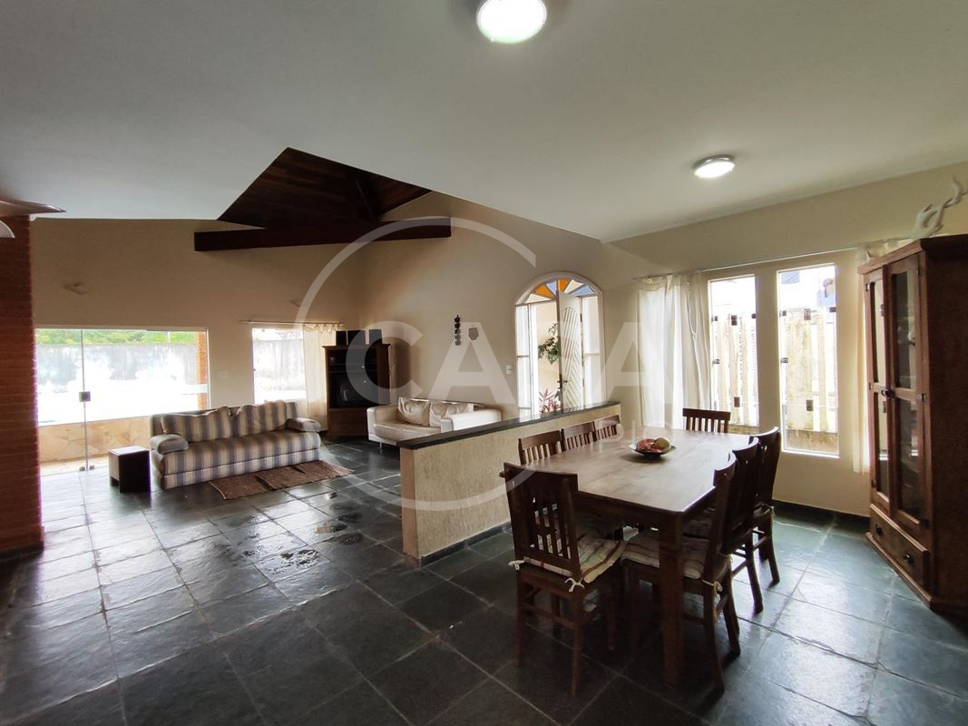 Casa com piscina em Peruíbe
