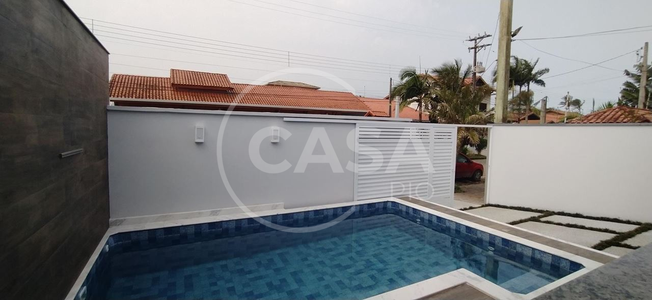 Casa com piscina-