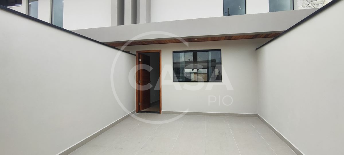 Casa nova com piscina para locação definitiva em Peruibe