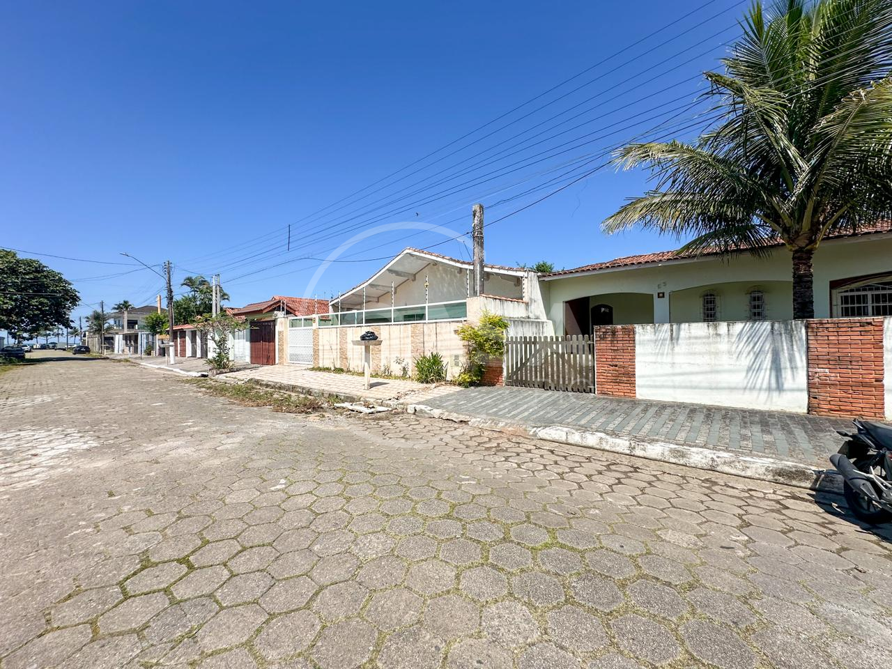 Casa a apenas 150 m da praia em Peruibe