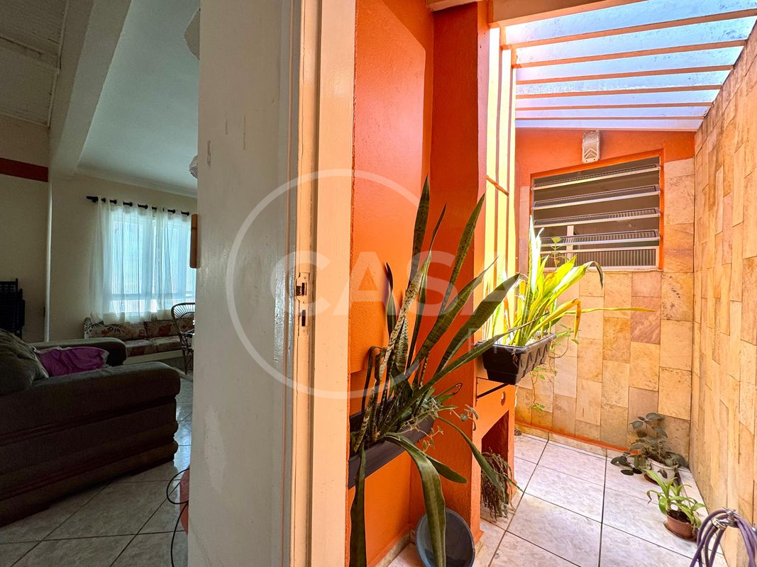 Oportunidade- Casa em dois lotes a 200 m da praia em Peruibe