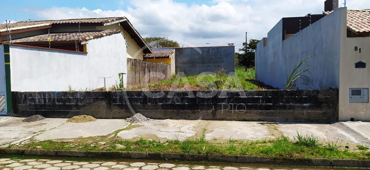 Terreno á Venda em Peruíbe