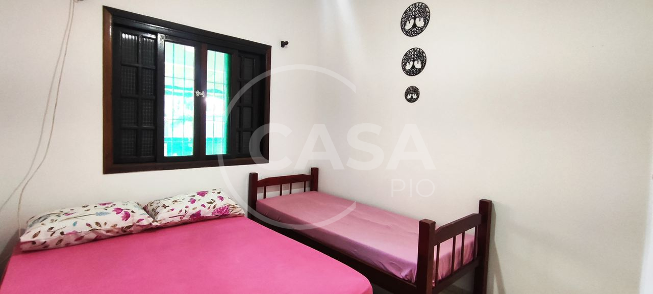 Casa com piscina á Venda em Peruibe