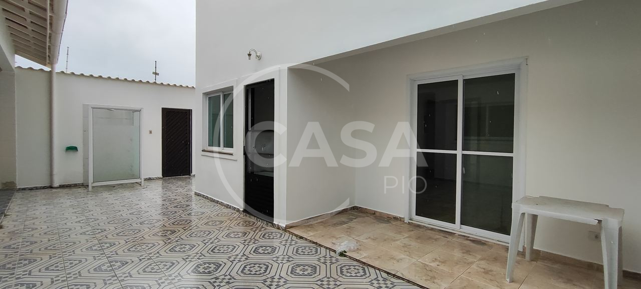 Sobrado á Venda em Peruíbe