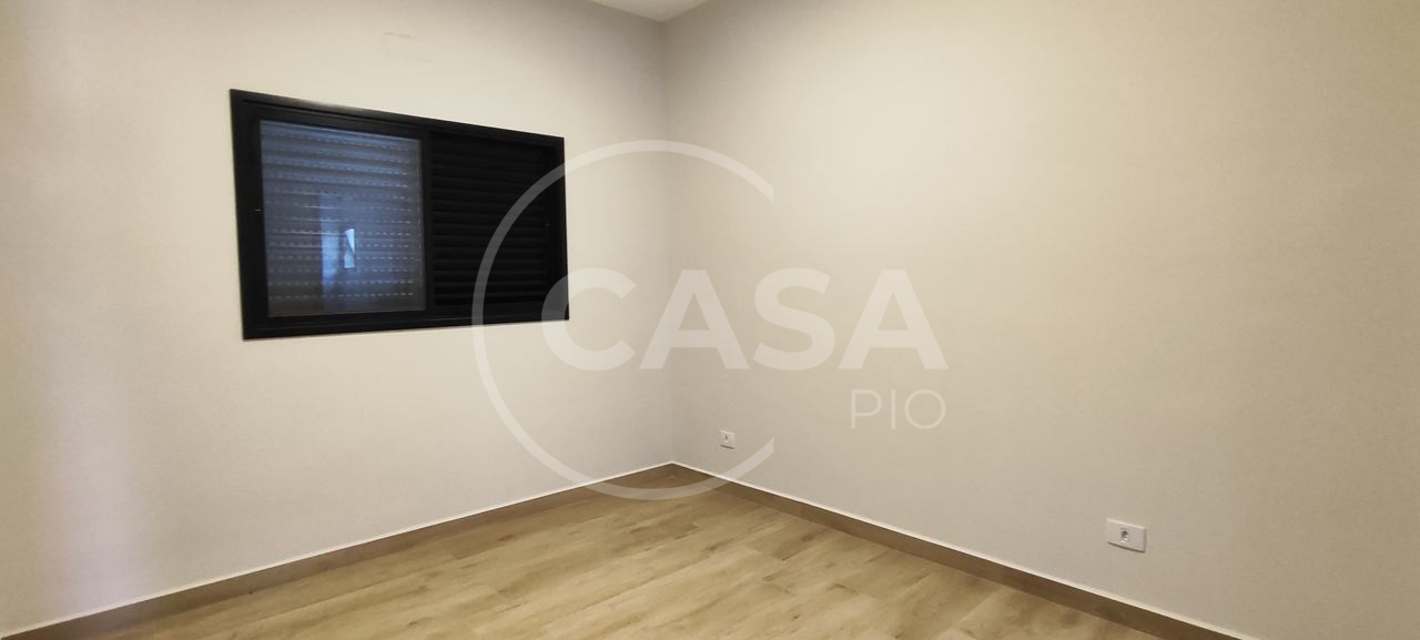 CASA NOVA COM PISCINA Á VENDA EM PERUIBE