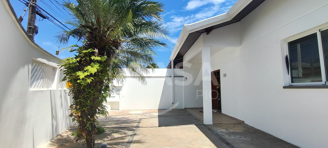 Casa a 400 m da praia em Peruibe