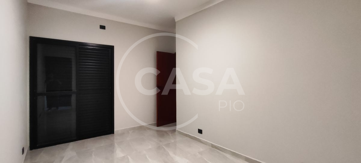 Casa Nova com Piscina à Venda em Peruibe
