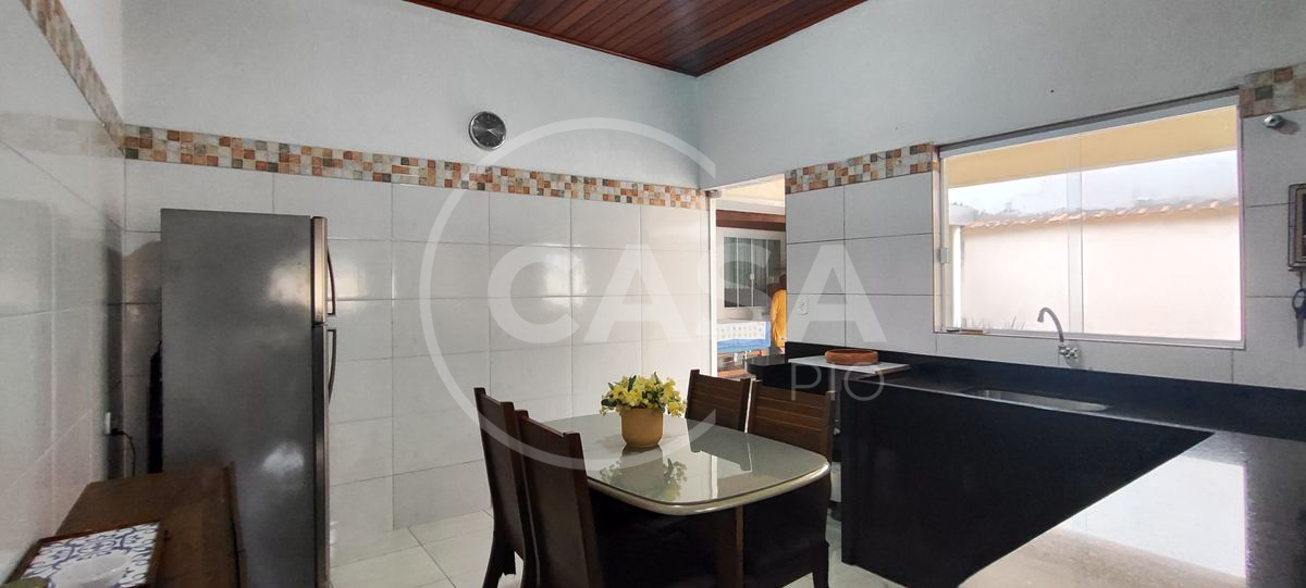 Casa á venda em Peruibe a 600 m da praia!