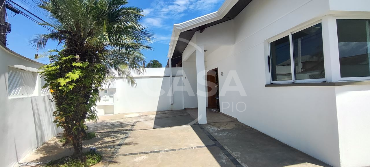 Casa a 400 m da praia em Peruibe