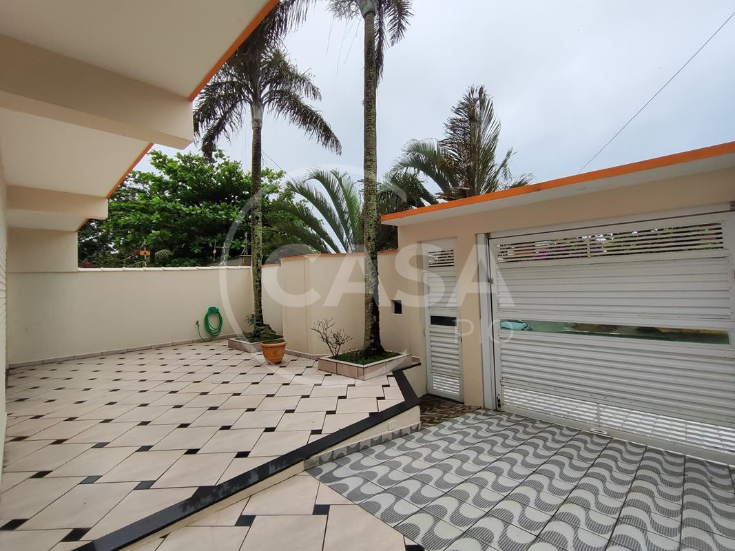 Sobrado a 100 m da praia