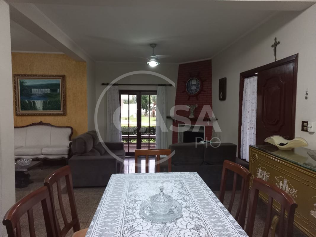 Casa em condomínio fechado