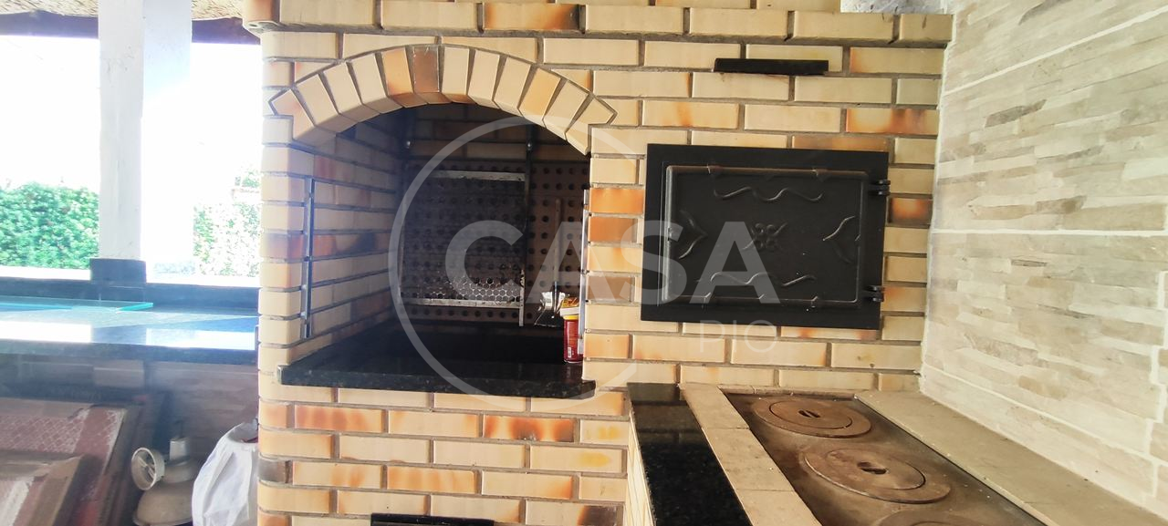 Casa com piscina á Venda em Peruibe