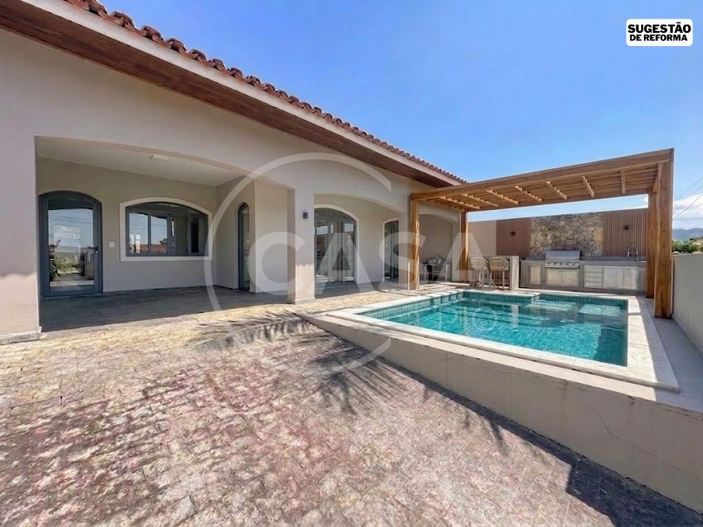 Casa a apenas 150 m da praia em Peruibe