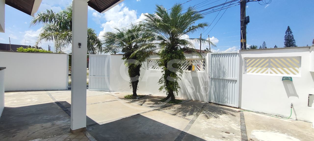 Casa a 400 m da praia em Peruibe