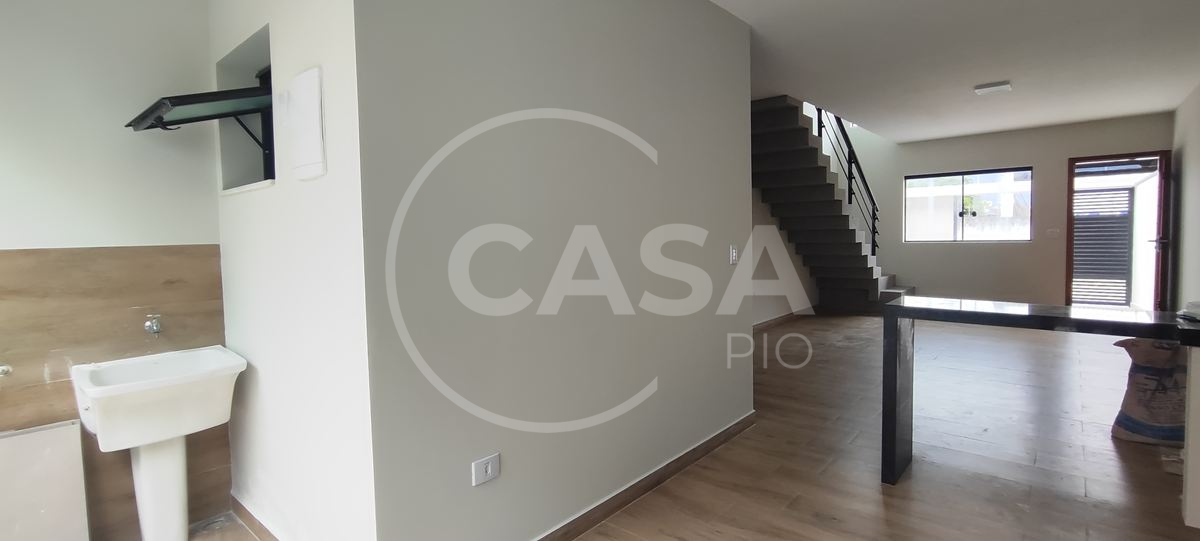 Casa nova com piscina para locação definitiva em Peruibe