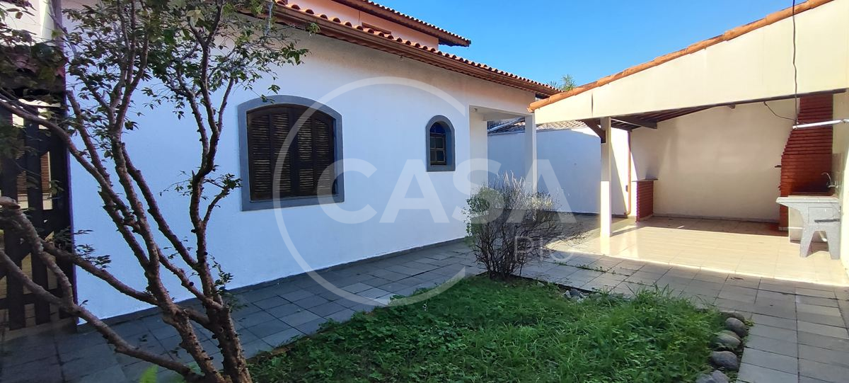 Casa a 600 m da praia em Peruibe