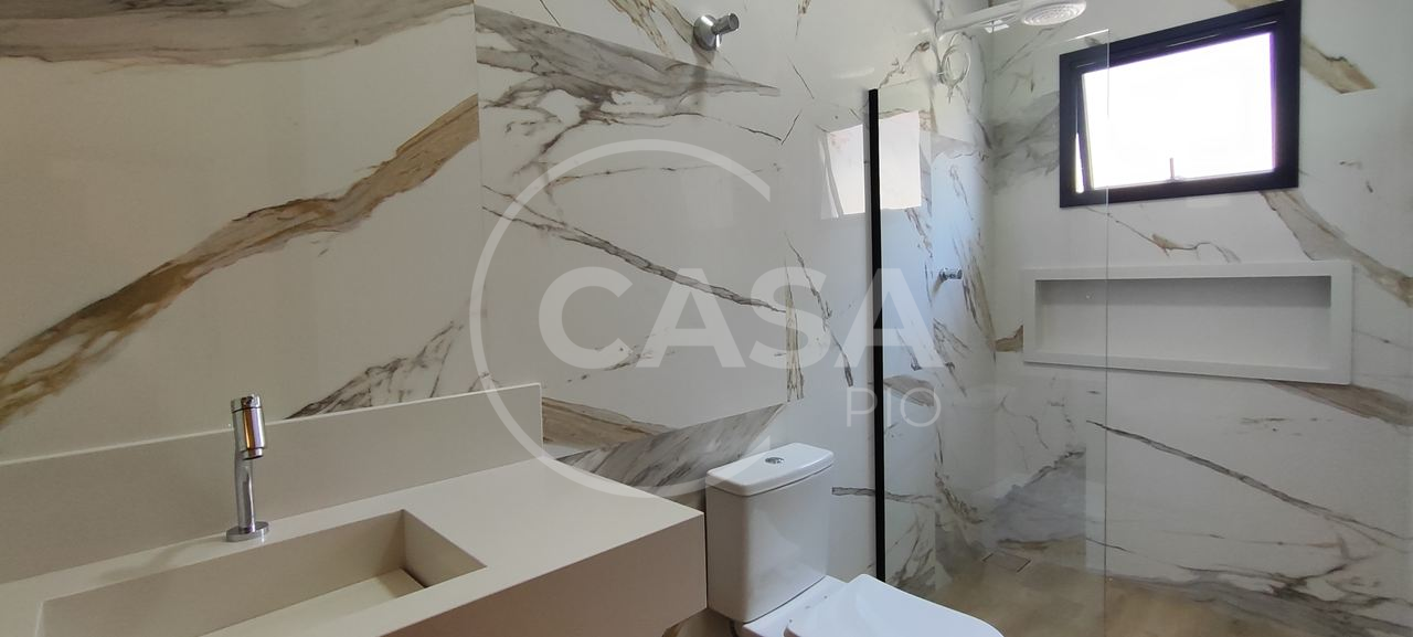 CASA NOVA COM PISCINA Á VENDA EM PERUIBE