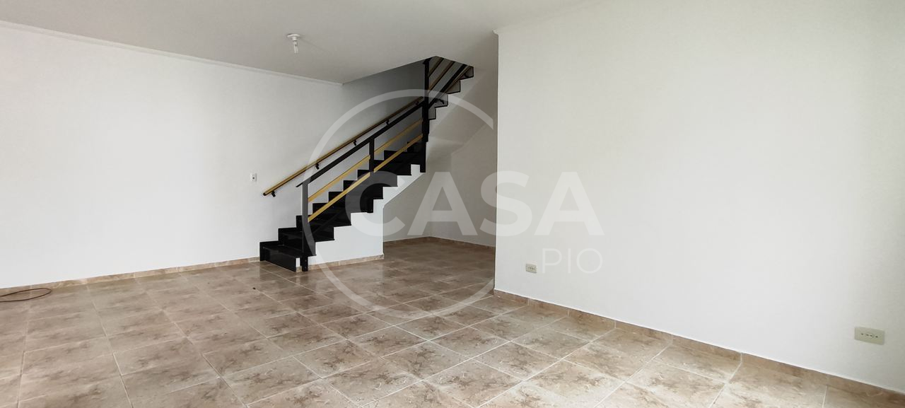 Sobrado á Venda em Peruíbe