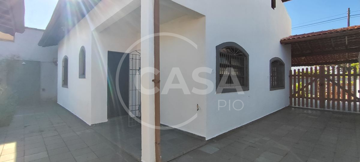 Casa a 600 m da praia em Peruibe